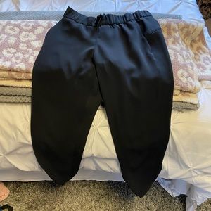 Lululemon black joggers size 4